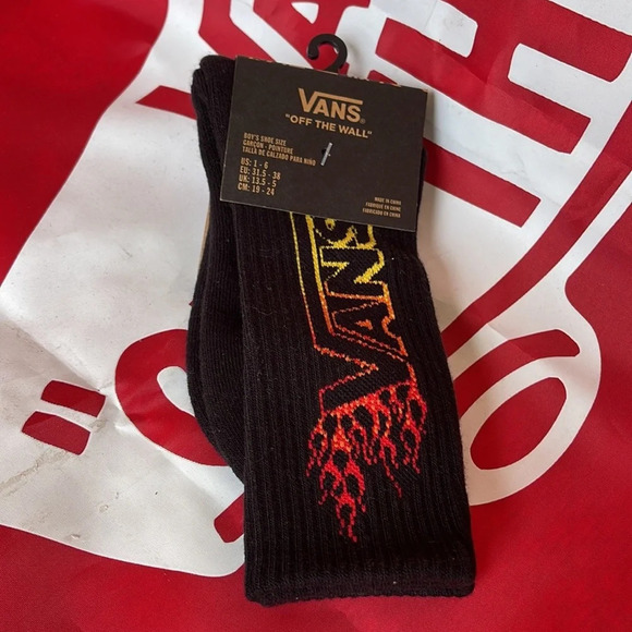 VANS “Off The Wall” Boys socks  
NWT - Picture 12 of 16